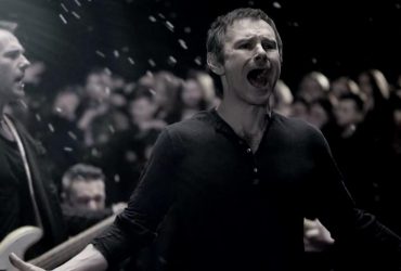 Названы песни, которые снова стали популярными во время войны