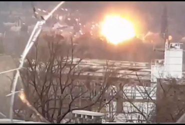 Українські воїни знищили ворожий БТР (відео)