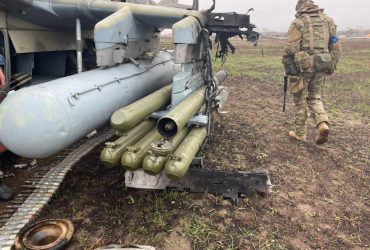 Самолеты, вертолет, крылатые ракеты: украинские военные ударили по авиации россиян