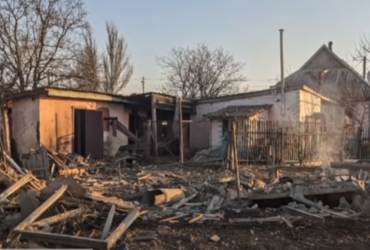 Жители разрушенного села шли пешком 40 километров в оккупированный Херсон (видео)