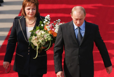 Всплыли подробности, как Путин стер из истории свою экс-жену