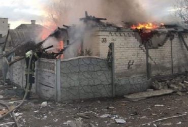 Нова атака окупантів на житловий фонд: у Рубіжному палали будинки, людей завалило (фото)