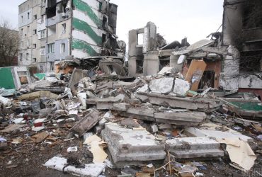 Рятувальники знаходять перших загиблих під завалами у Бородянці