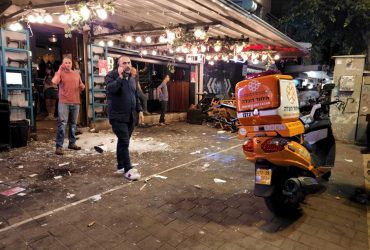 В центре Тель-Авива произошел теракт со стрельбой: есть жертвы (видео)