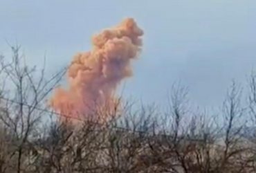 На Луганщині окупанти влучили в цистерну з азотною кислотою: пара пішла на росіян (відео)