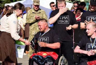 Потерял ноги, но не силу духа: раненый разведчик вернулся служить на блокпост