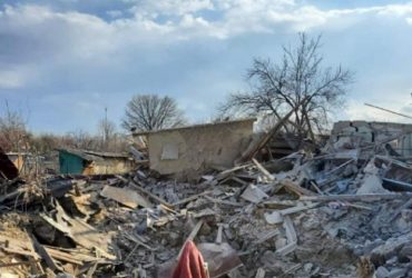 Три дома полностью разрушены: оккупанты снова обстреляли Лисичанск (фото)