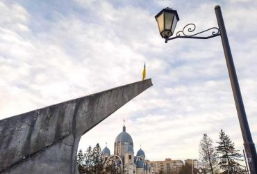 Може з’явитися новобудова: тернополяни невдоволені демонтажем радянського пам’ятника