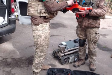 Сапери ЗСУ розміновують території після руського миру за допомогою дронів і роботів (фото)