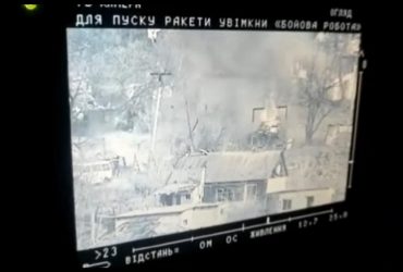 Українські воїни ефектно знищили танк окупантів (відео)