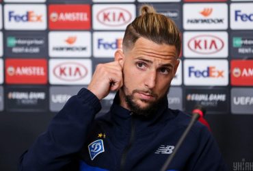 Легіонер Динамо прийняв у себе вдома в Іспанії біженців з України