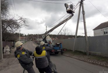За неделю ДТЭК восстановил свет 340 тысячам семей после обстрелов