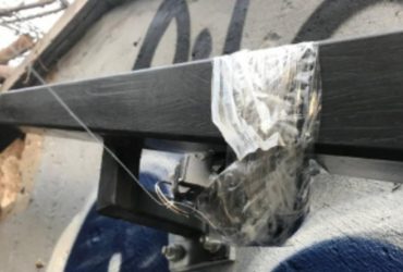 Оккупанты усеяли Киев опасными предметами: на Печерске найдена растяжка (фото)