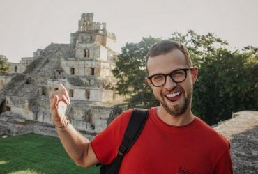 Ведущему Орла и Решки Антону Птушкину запретили въезд в Россию на 50 лет