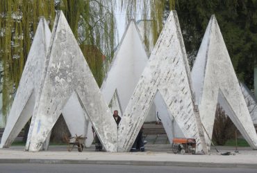 Дерусификация на Львовщине: в Дрогобыче начали демонтаж вечного огня (фото)