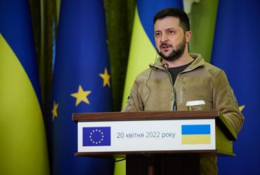 Зеленський про евакуацію з Азовсталі: українські герої потрібні Україні живими