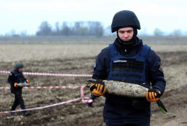 Саперы ГСЧС продолжают разминирование Киевской области (фоторепортаж)