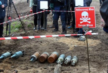 В Киеве разминируют район Виноградаря и Вышгородское направление