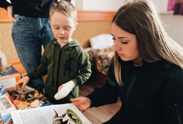 Мечтаю, чтобы наступил мир: полицейские посетили мальчика, который пострадал при обстреле Львова