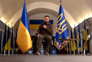 Україна наразі не готова до військової операції з деблокади Маріуполя – Зеленський