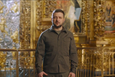 З нами – правда, люди і Господь: Зеленський привітав українців з Великоднем (відео)