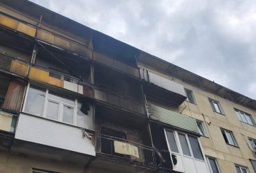 На Великдень російські окупанти знищили сім будинків на Луганщині