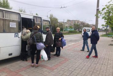 Армія РФ знову накрила вогнем евакуаційні автобуси в Луганській області