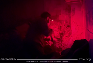 Окупанти цілу ніч скидали багатотонні бомби на польовий госпіталь у Маріуполі