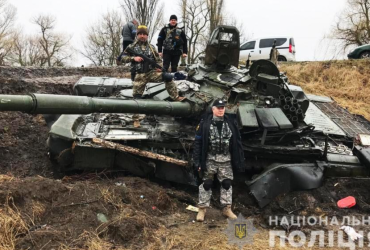 На Київщині знайшли кинутого росіянами кулеметника (фото)