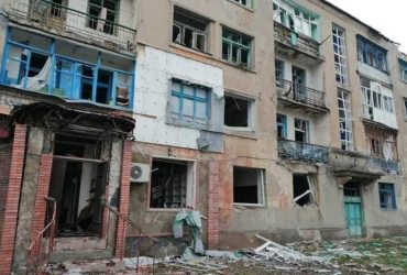 Штурм врагом городов, 16 массированных артатак, обстрел волонтеров: что случилось на Луганщине (фото)