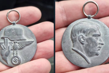 Россияне распространяют фейки с похищенным в Мариуполе музейным экспонатом (фото)