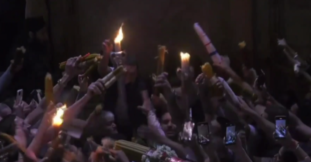 The Holy Fire descended in Jerusalem in the Church of the Holy Sepulcher (video) — UNIAN