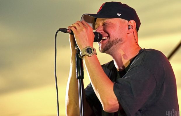 "Будьте ви прокляті зі своїм руським миром": лідер "Бумбокса" жорстко звернувся до окупантів (відео)