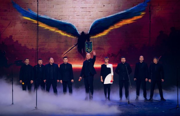 Продюсер "Кварталу 95" показала гримерку після обстрілу росіян