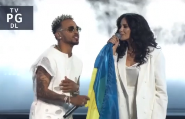 Настя Каменських разом з The Black Eyed Peas заспівала антивоєнний гімн світу (відео)