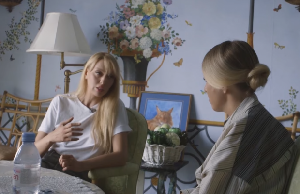 Полякова в интервью Собчак рассказала, будет ли петь на русском языке после войны (видео)