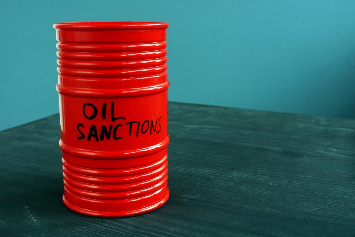 Зеленський: Найближчим часом очікуємо нафтові обмеження проти Росії / фото ua.depositphotos.com