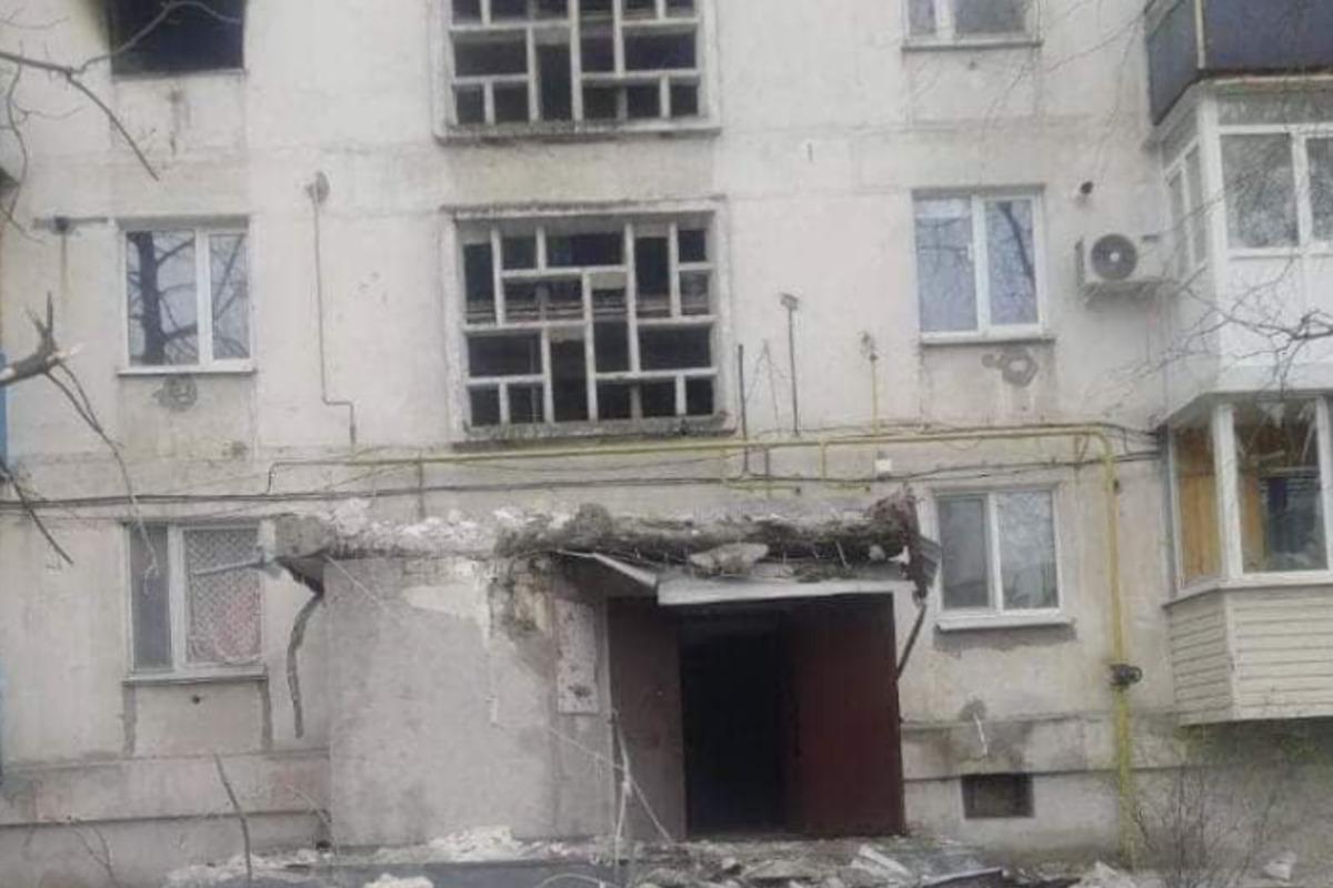 За сутки в Луганской области из-за оккупантов разрушены десятки домов, погибли люди / фото t.me/luhanskaVTSA