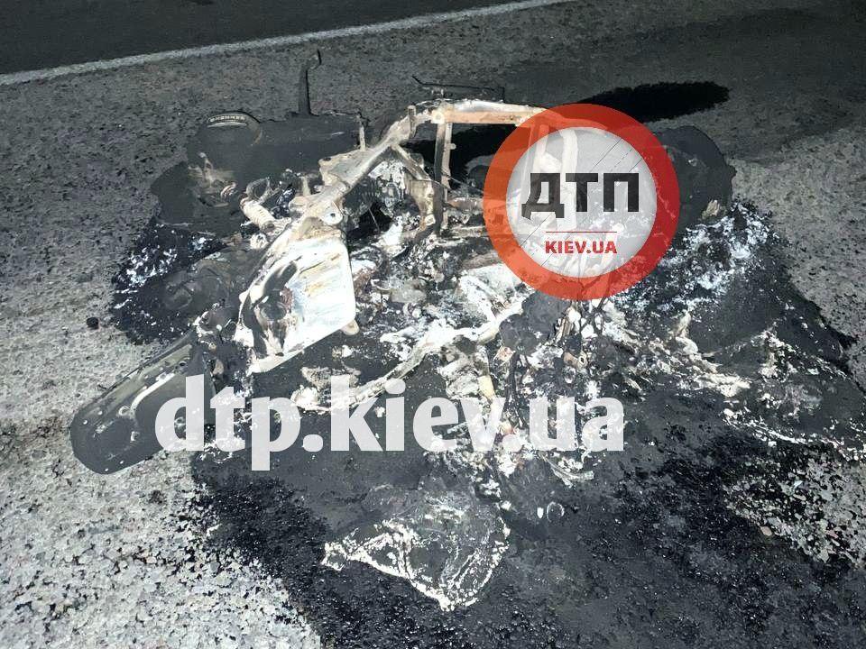 В результате аварии погибли родители четверых детей / фото dtp.kiev.ua В результате аварии погибли родители четверых детей / фото dtp.kiev.ua