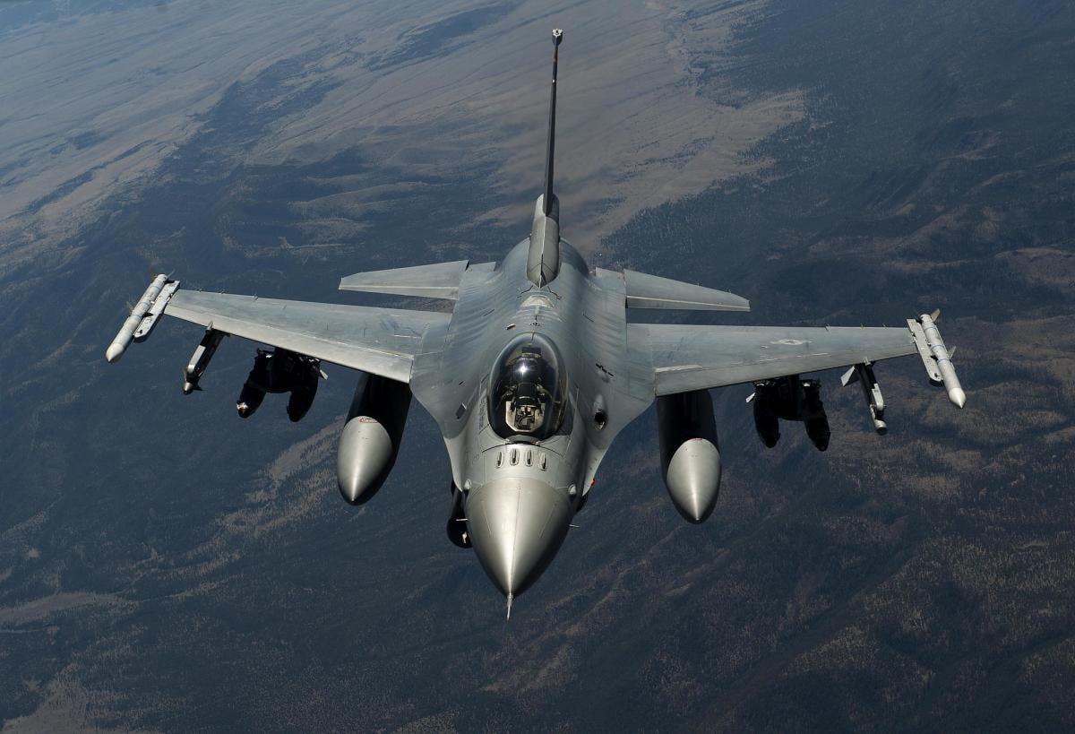 Fighter F-16 in service with the US Army / US Air Force