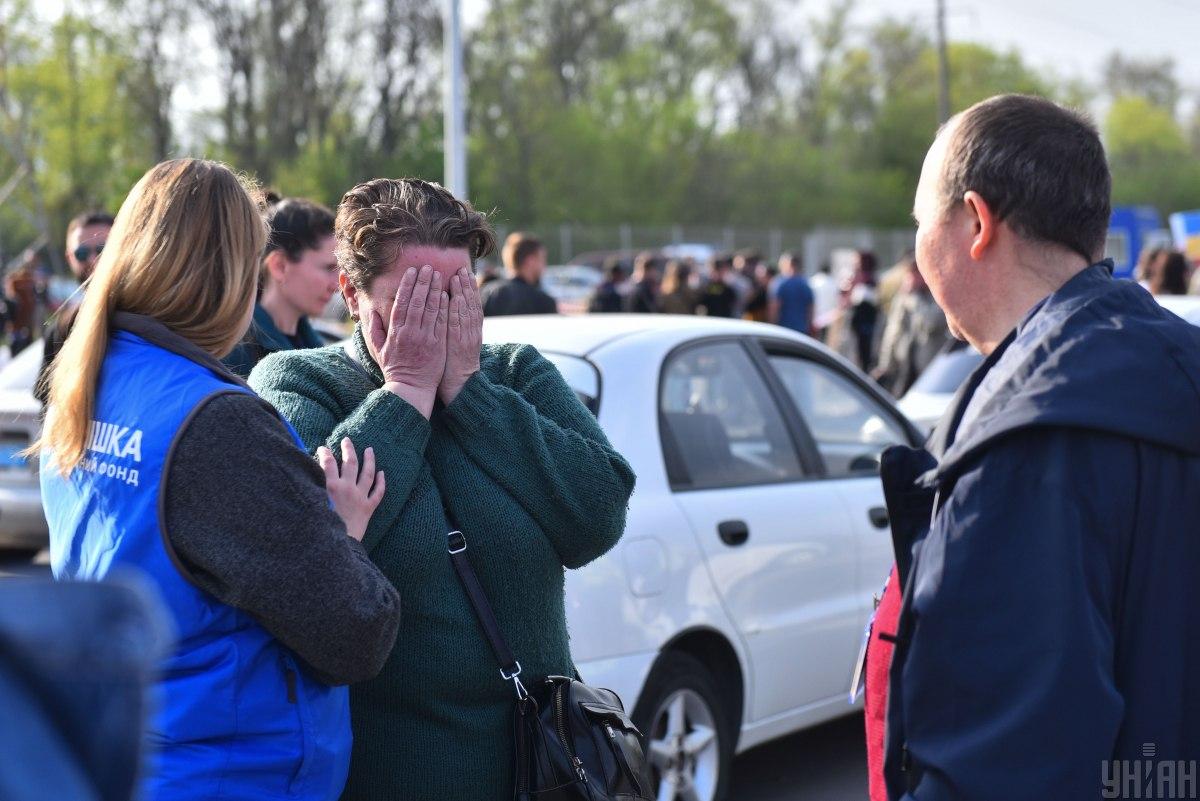За вчора евакуювали 35 людей / фото УНІАН, Олександр Прилепа За вчора евакуювали 35 людей / фото УНІАН, Олександр Прилепа