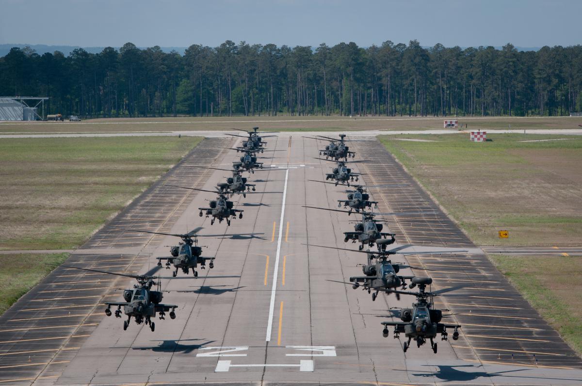 Apache є одним із найкращих ударних вертольотів у світі / фото US Army Apache є одним із найкращих ударних вертольотів у світі / фото US Army