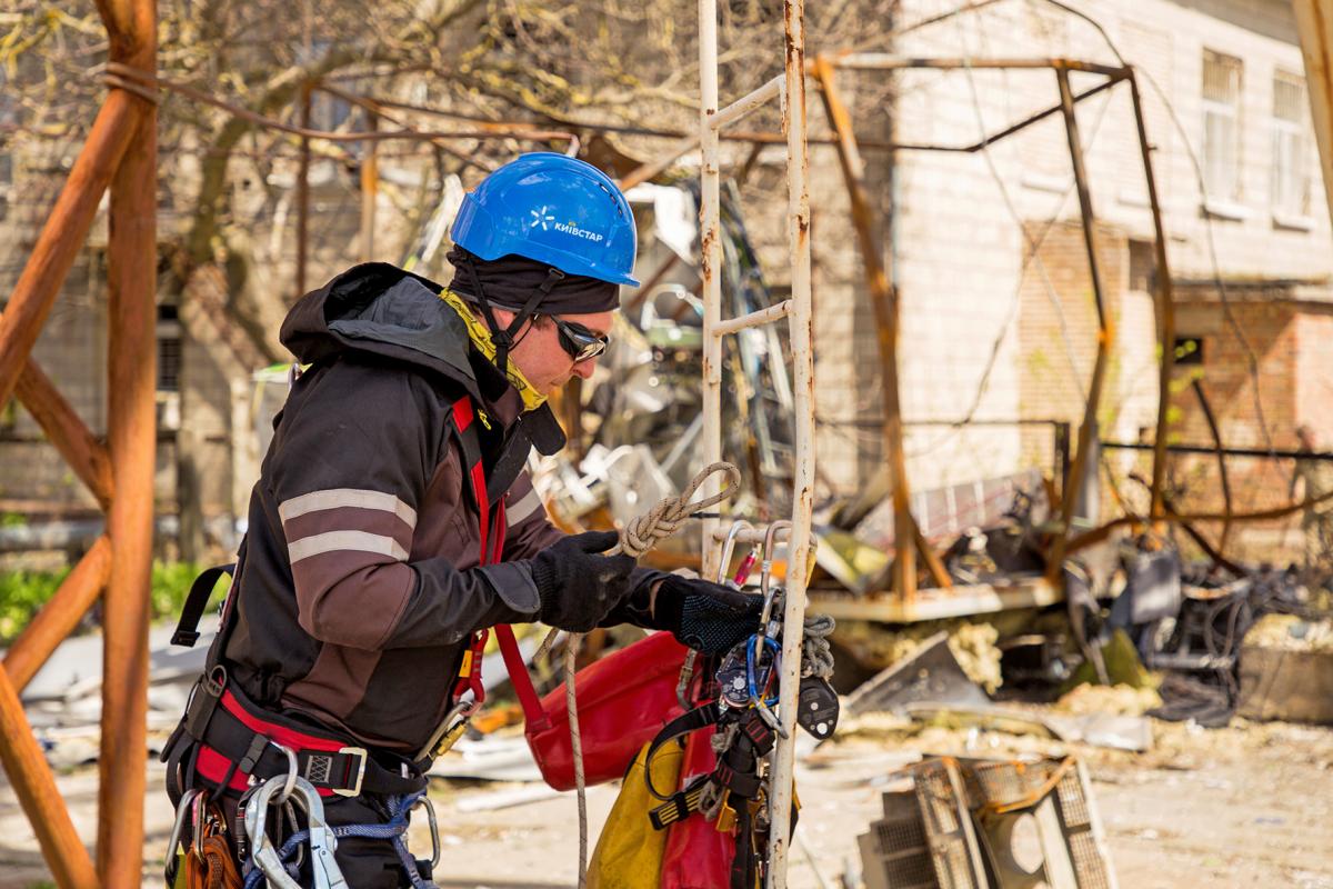Україна на зв’язку. Як 'Київстар' відновлює мережу у деокупованих регіонах Україна на зв’язку. Як 'Київстар' відновлює мережу у деокупованих регіонах