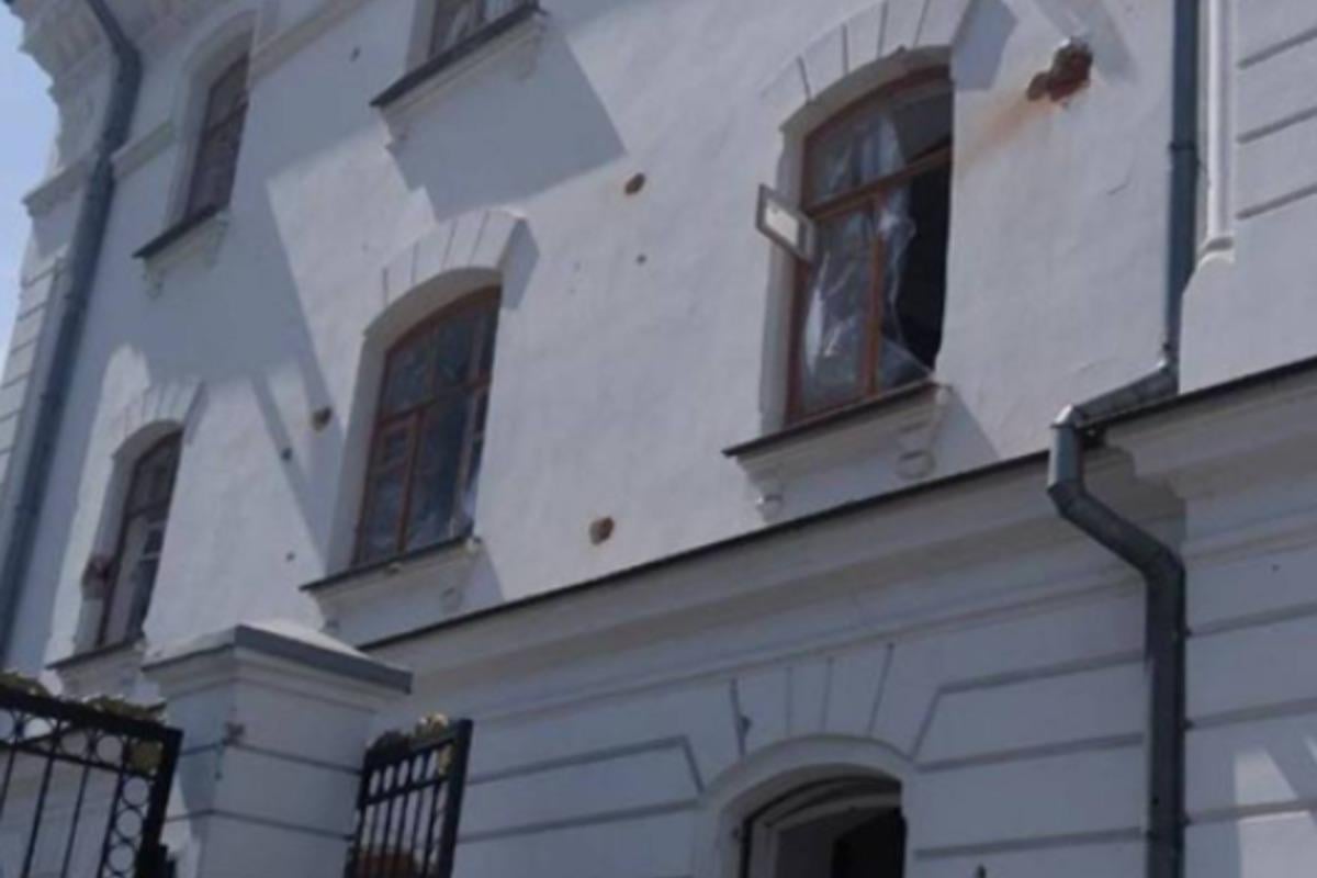 Противник в Донецкой области обстрелял Свято-Успенскую Святогорскую лавру / фото t.me/pgo_gov_ua/3982 Противник в Донецкой области обстрелял Свято-Успенскую Святогорскую лавру / фото t.me/pgo_gov_ua/3982