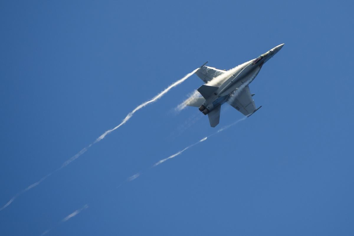 Винищувач F/A-18 Super Hornet / US Army