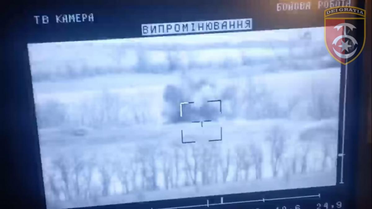 Українські воїни ефектно знищили окупантів разом з технікою (відео) Українські воїни ефектно знищили окупантів разом з технікою (відео)