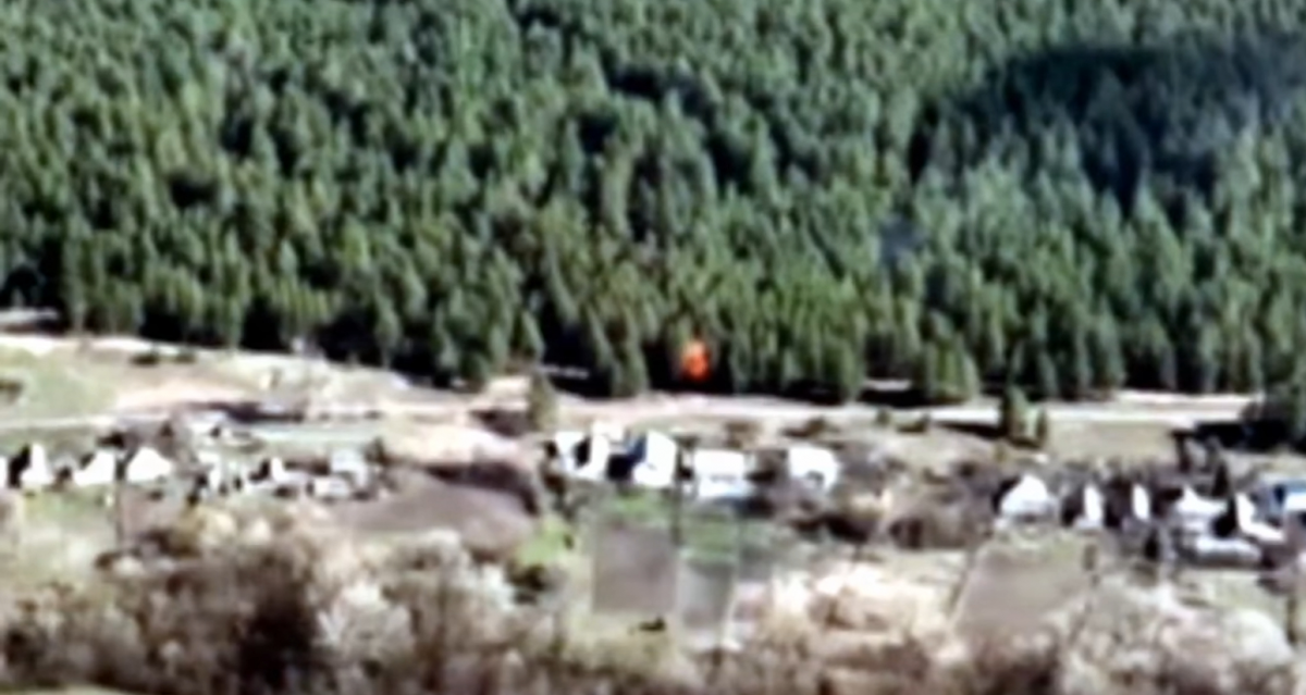 Артилеристи з 79 бригади знищили машину з боєкомплектом і бліндаж ворога / скріншот з відео Артилеристи з 79 бригади знищили машину з боєкомплектом і бліндаж ворога / скріншот з відео