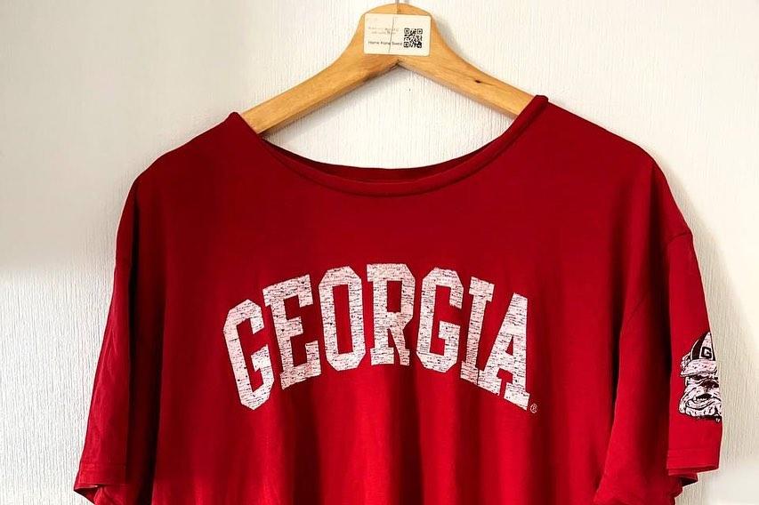 Футболка Кузьми Скрябіна виставлена на аукціон / Фото - instagram.com Футболка Кузьми Скрябіна виставлена на аукціон / Фото - instagram.com