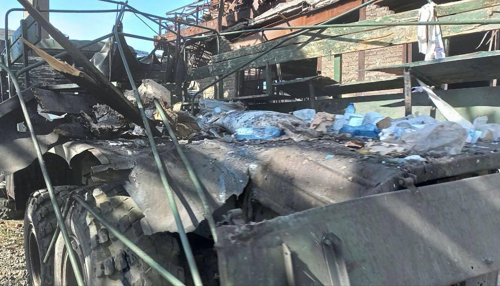 У Маріуполі фактично немає води, їжі та придатних для життя приміщень / фото "Азов" У Маріуполі фактично немає води, їжі та придатних для життя приміщень / фото "Азов"