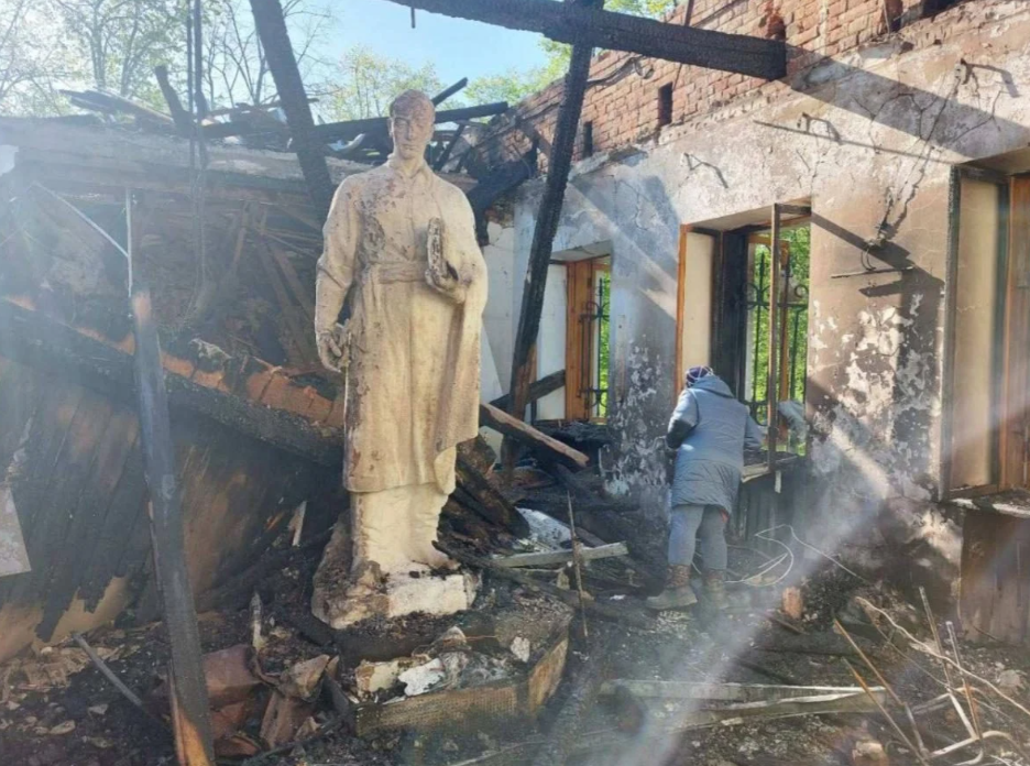 On May 6, Russian invaders fired on the museum of Grigory Skovoroda in the village of Skovorodinovka / photo t.me/synegubov